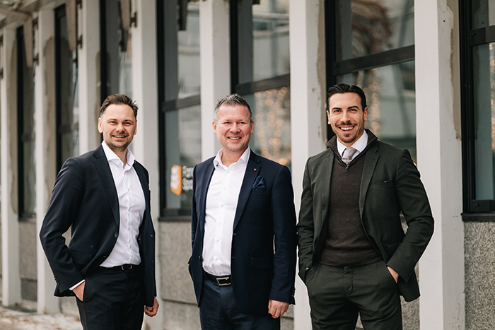 tre meglere star utenfor bygg tre meglere star utenfor bygg